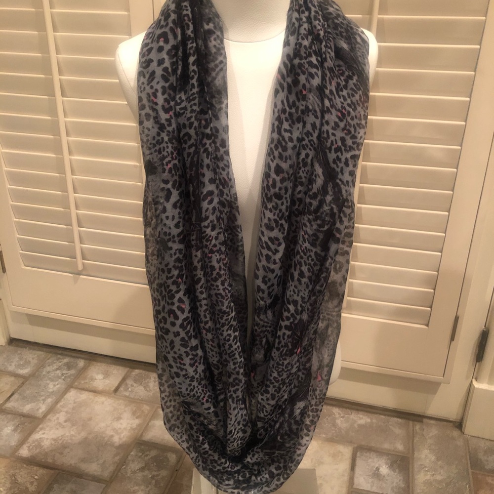 Leopard Print Infinity Scarf - Picture 2 of 3